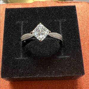 NEW 1 Karat Moissanite set in 925 Sterling Band